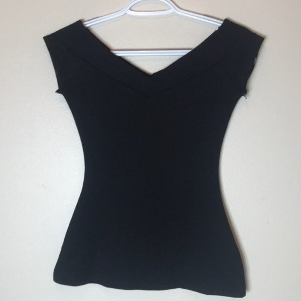 COPY  Black V-neck Pinup Off-shoulderTop L NWOT
